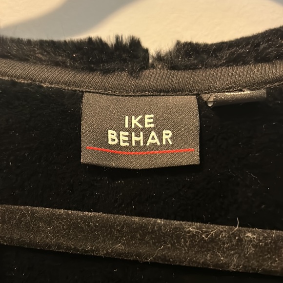 Sweater - Picture 4 of 5